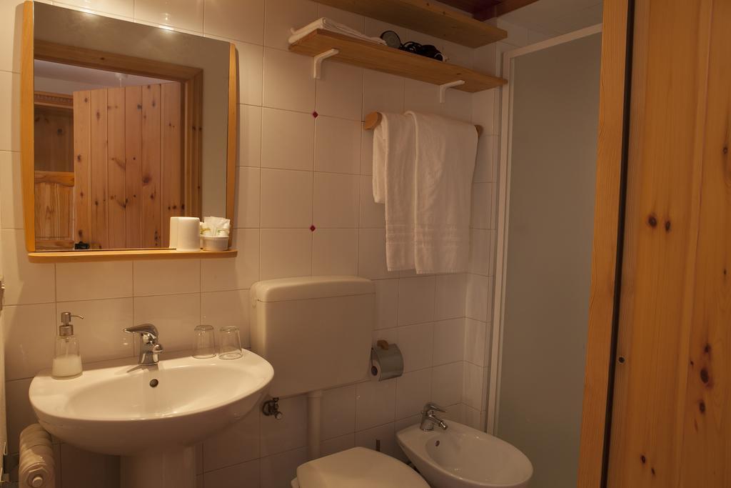 Le Rosier B&B E Appartamento Saint-Vincent Eksteriør billede