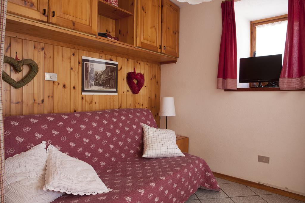 Le Rosier B&B E Appartamento Saint-Vincent Eksteriør billede